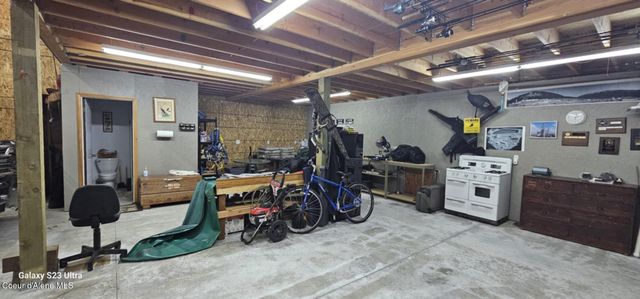24 Cegnar Rd, Kingston, ID 83839