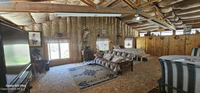24 Cegnar Rd, Kingston, ID 83839