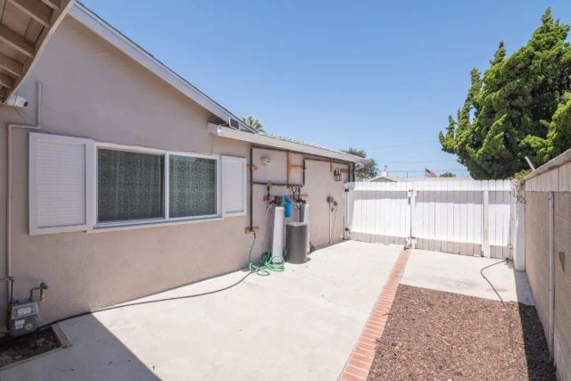 6072 Chinook Ave., Westminster, CA 92683