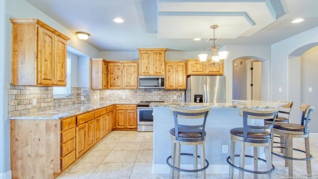 108 Parkcrest, Floresville, TX 78114