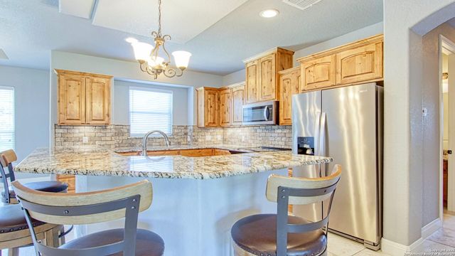 108 Parkcrest, Floresville, TX 78114