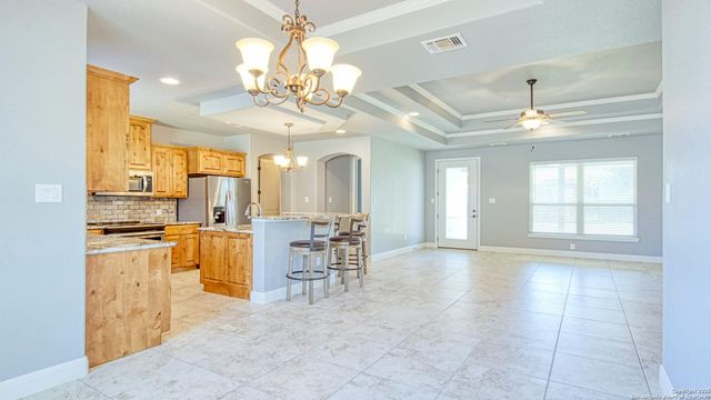 108 Parkcrest, Floresville, TX 78114