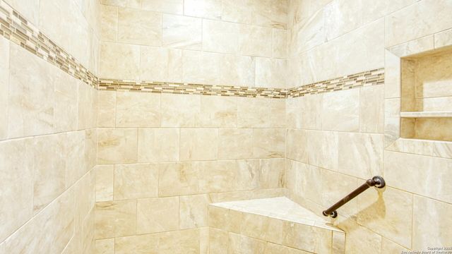 108 Parkcrest, Floresville, TX 78114