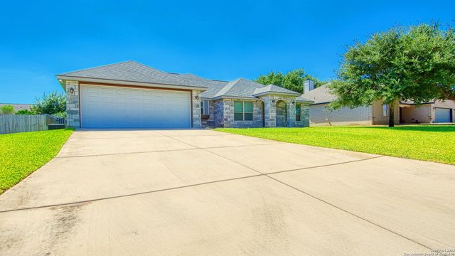 108 Parkcrest, Floresville, TX 78114