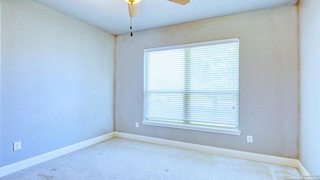 108 Parkcrest, Floresville, TX 78114