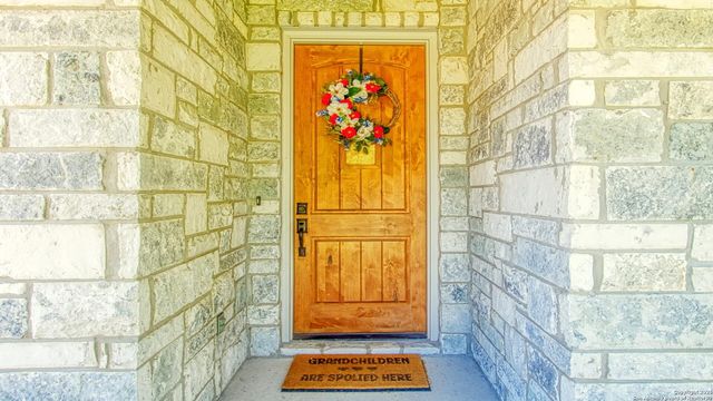 108 Parkcrest, Floresville, TX 78114