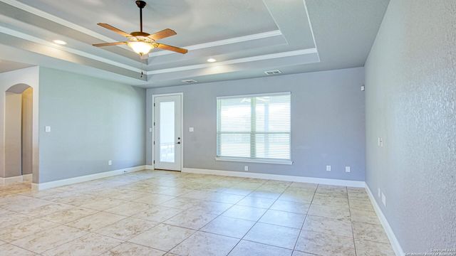 108 Parkcrest, Floresville, TX 78114