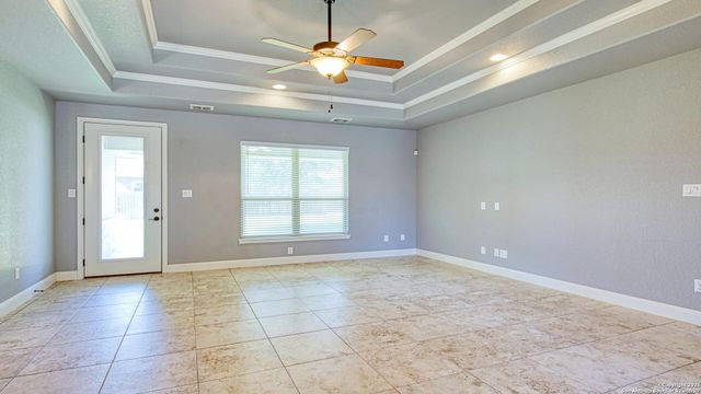 108 Parkcrest, Floresville, TX 78114