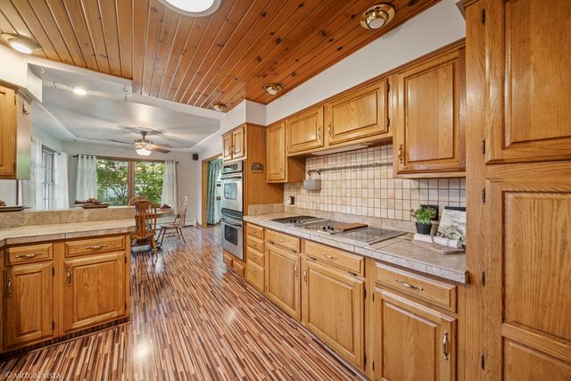 804 Mchugh Road, Yorkville, IL 60560