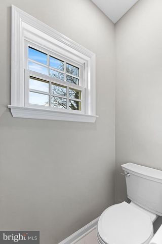 32 WEST ST, Bordentown, NJ 08505