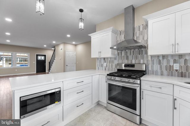 32 WEST ST, Bordentown, NJ 08505