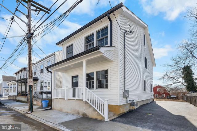 32 WEST ST, Bordentown, NJ 08505