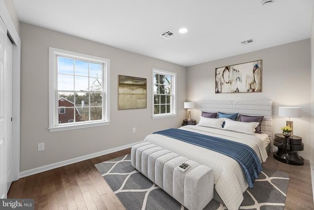 32 WEST ST, Bordentown, NJ 08505