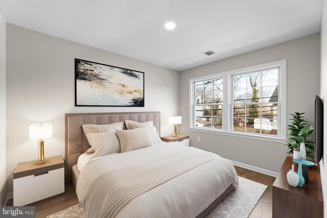 32 WEST ST, Bordentown, NJ 08505