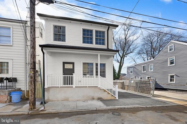 32 WEST ST, Bordentown, NJ 08505