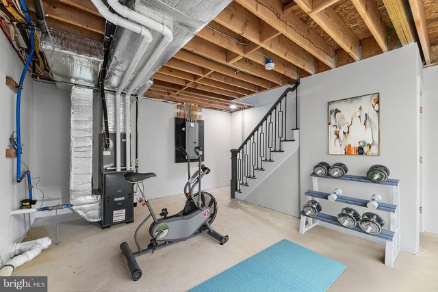 32 WEST ST, Bordentown, NJ 08505