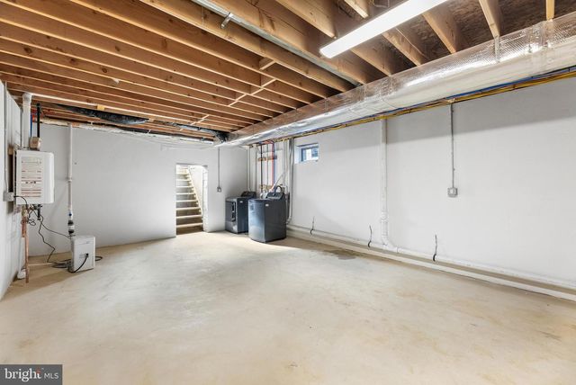 32 WEST ST, Bordentown, NJ 08505