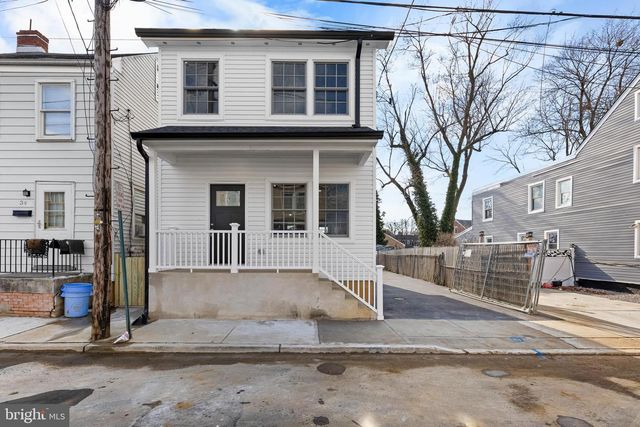 32 WEST ST, Bordentown, NJ 08505