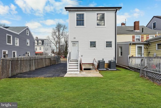 32 WEST ST, Bordentown, NJ 08505