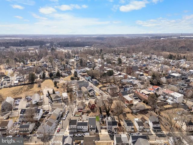 32 WEST ST, Bordentown, NJ 08505