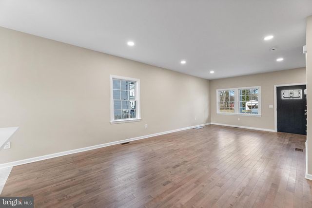 32 WEST ST, Bordentown, NJ 08505