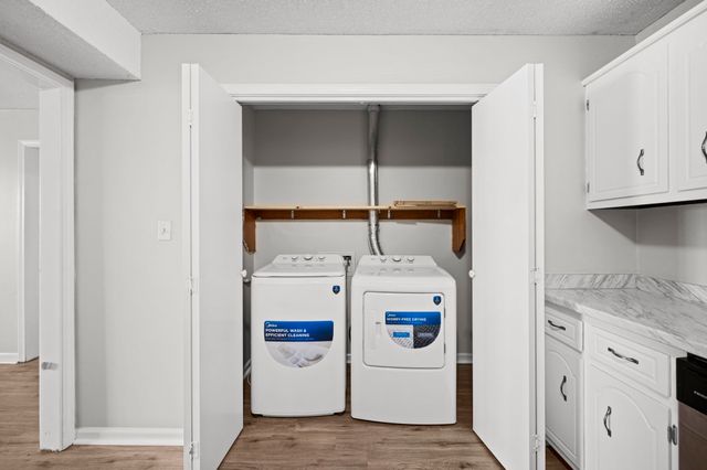 530 Hietts Ln Apt F, Clarksville, TN 37043