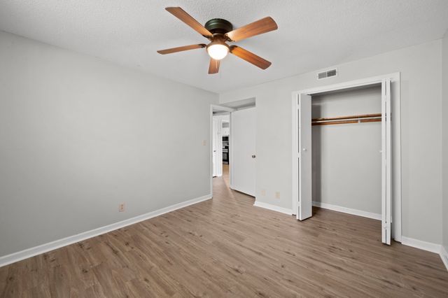 530 Hietts Ln Apt F, Clarksville, TN 37043