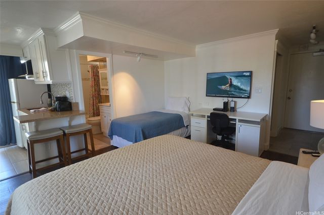 2463 Kuhio Avenue 1009, Honolulu, HI 96815