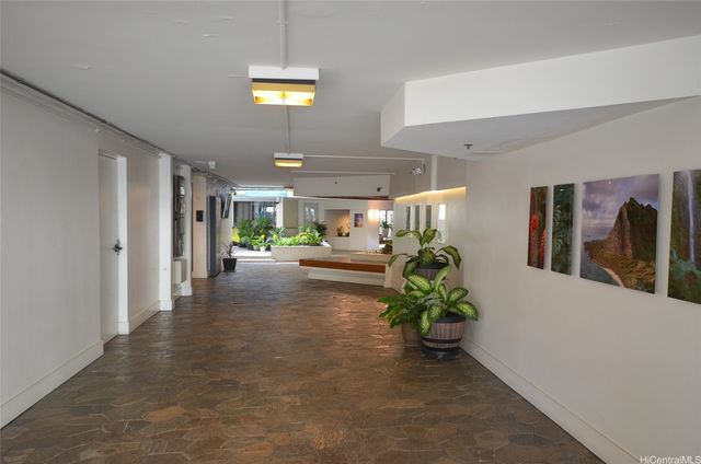 2463 Kuhio Avenue 1009, Honolulu, HI 96815