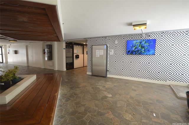 2463 Kuhio Avenue 1009, Honolulu, HI 96815