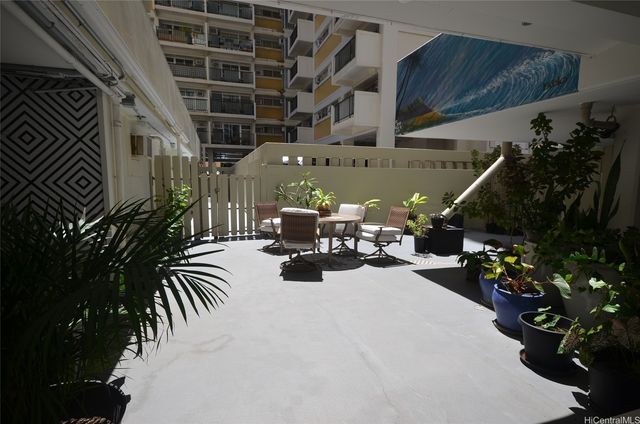 2463 Kuhio Avenue 1009, Honolulu, HI 96815