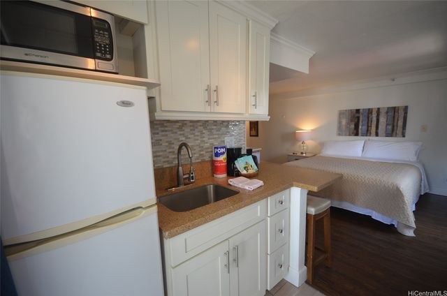 2463 Kuhio Avenue 1009, Honolulu, HI 96815