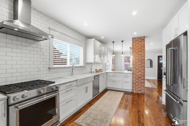 21532 S Military Street, Dearborn, MI 48124