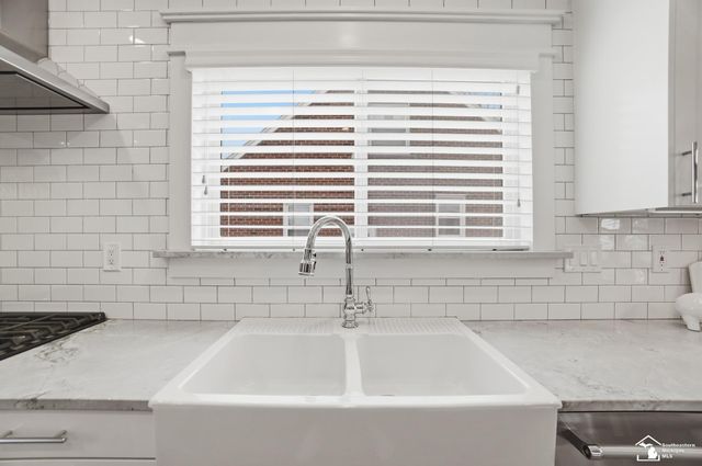 21532 S Military Street, Dearborn, MI 48124