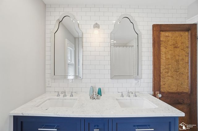 21532 S Military Street, Dearborn, MI 48124