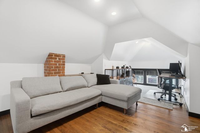 21532 S Military Street, Dearborn, MI 48124