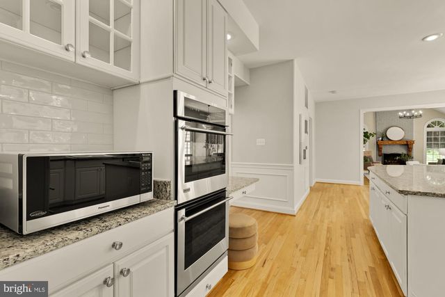 2487 OAKTON HILLS DR, Oakton, VA 22124