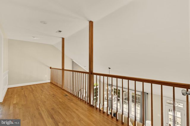 2487 OAKTON HILLS DR, Oakton, VA 22124