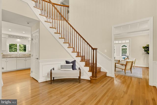 2487 OAKTON HILLS DR, Oakton, VA 22124