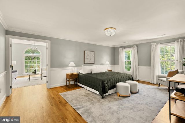 2487 OAKTON HILLS DR, Oakton, VA 22124