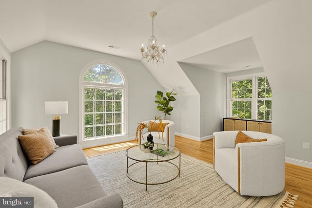 2487 OAKTON HILLS DR, Oakton, VA 22124