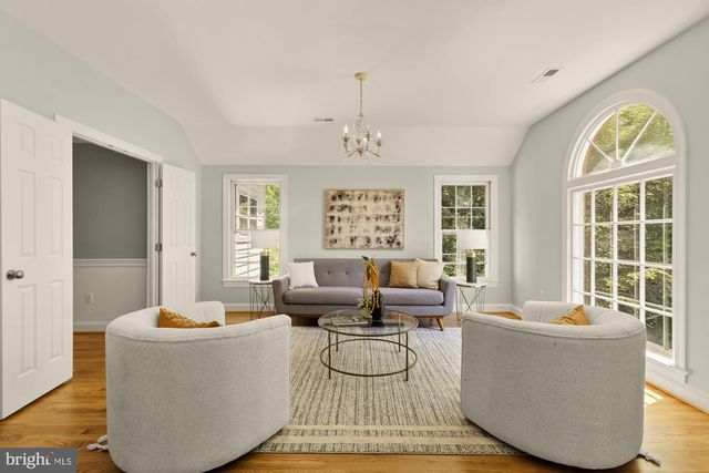 2487 OAKTON HILLS DR, Oakton, VA 22124
