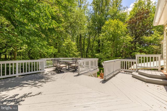 2487 OAKTON HILLS DR, Oakton, VA 22124