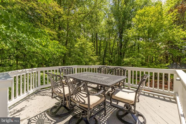 2487 OAKTON HILLS DR, Oakton, VA 22124