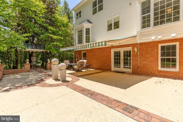 2487 OAKTON HILLS DR, Oakton, VA 22124
