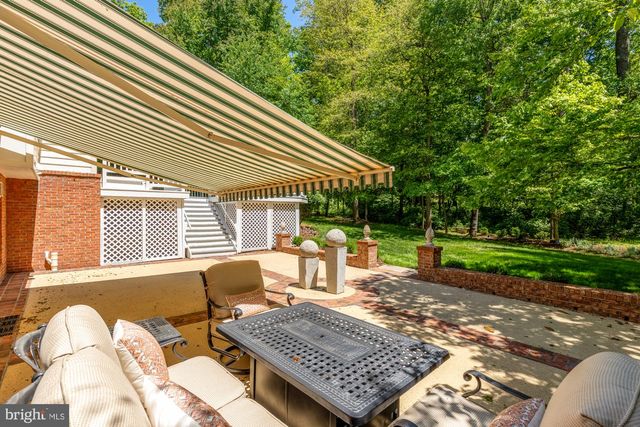 2487 OAKTON HILLS DR, Oakton, VA 22124