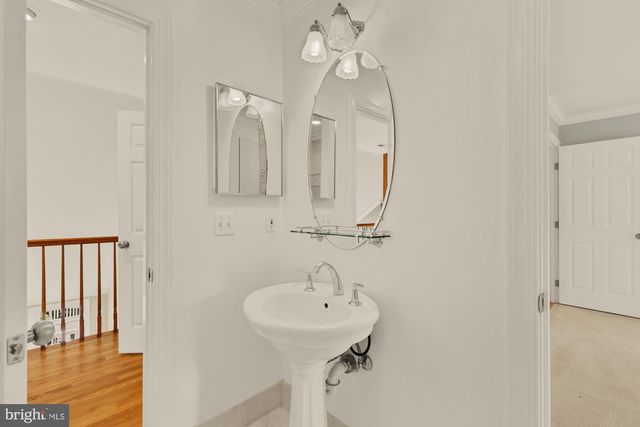 2487 OAKTON HILLS DR, Oakton, VA 22124