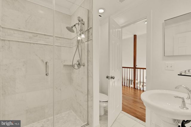 2487 OAKTON HILLS DR, Oakton, VA 22124