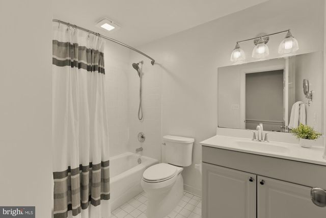 2487 OAKTON HILLS DR, Oakton, VA 22124