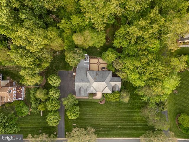 2487 OAKTON HILLS DR, Oakton, VA 22124